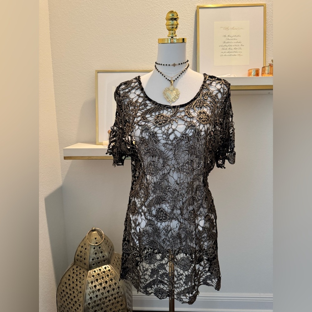 Black and Gold Thread Crochet Lace Short Sleeve Blouse